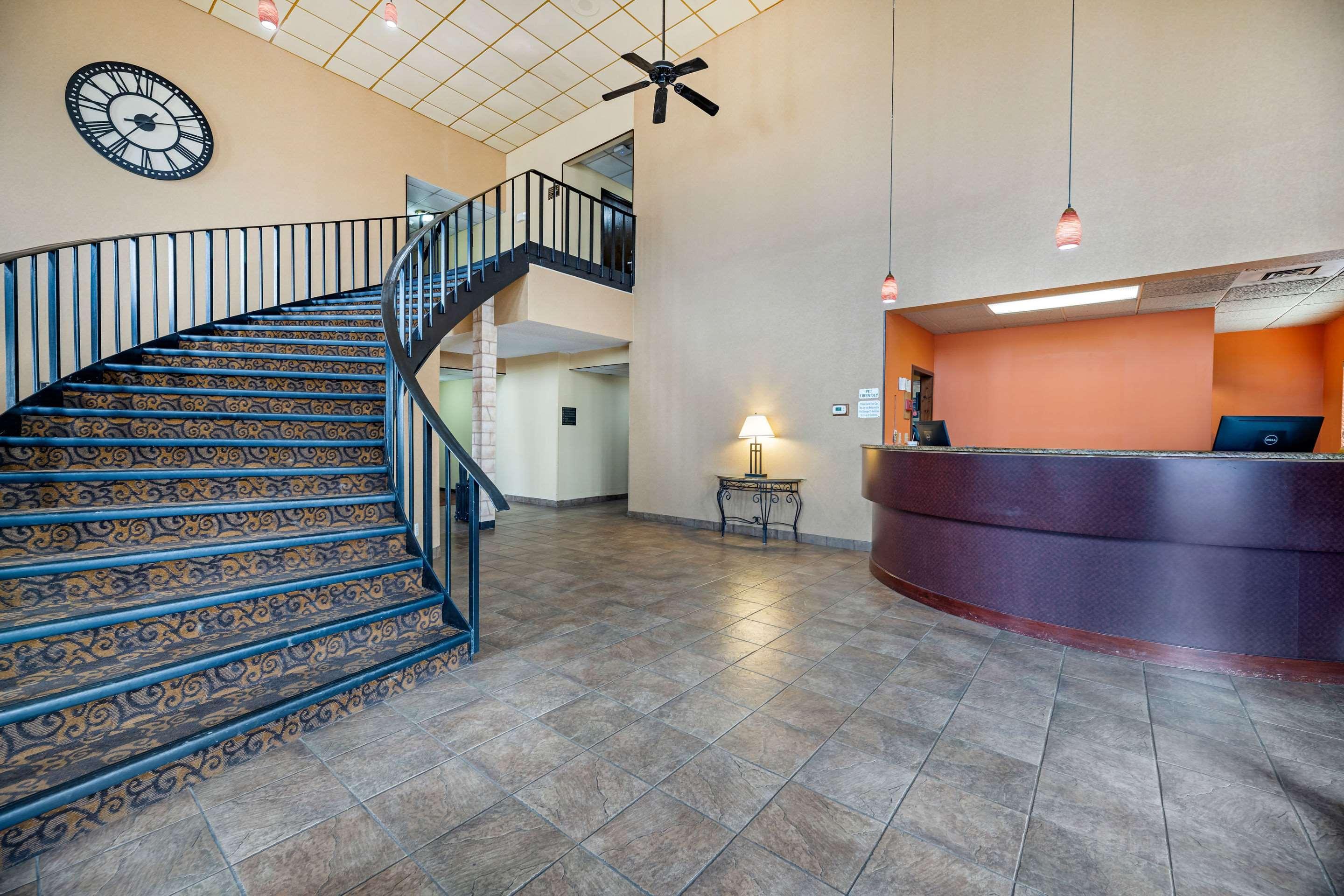 Rodeway Inn South Hutchinson Екстериор снимка