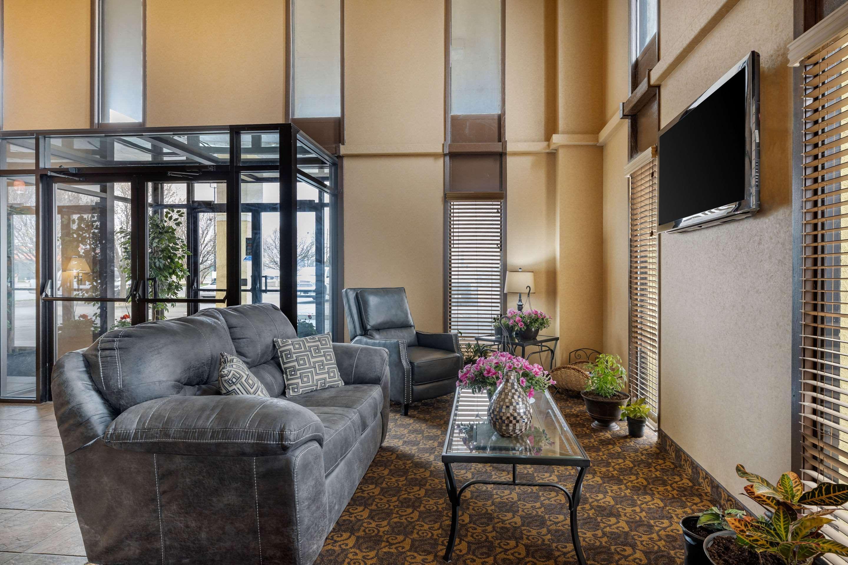 Rodeway Inn South Hutchinson Екстериор снимка