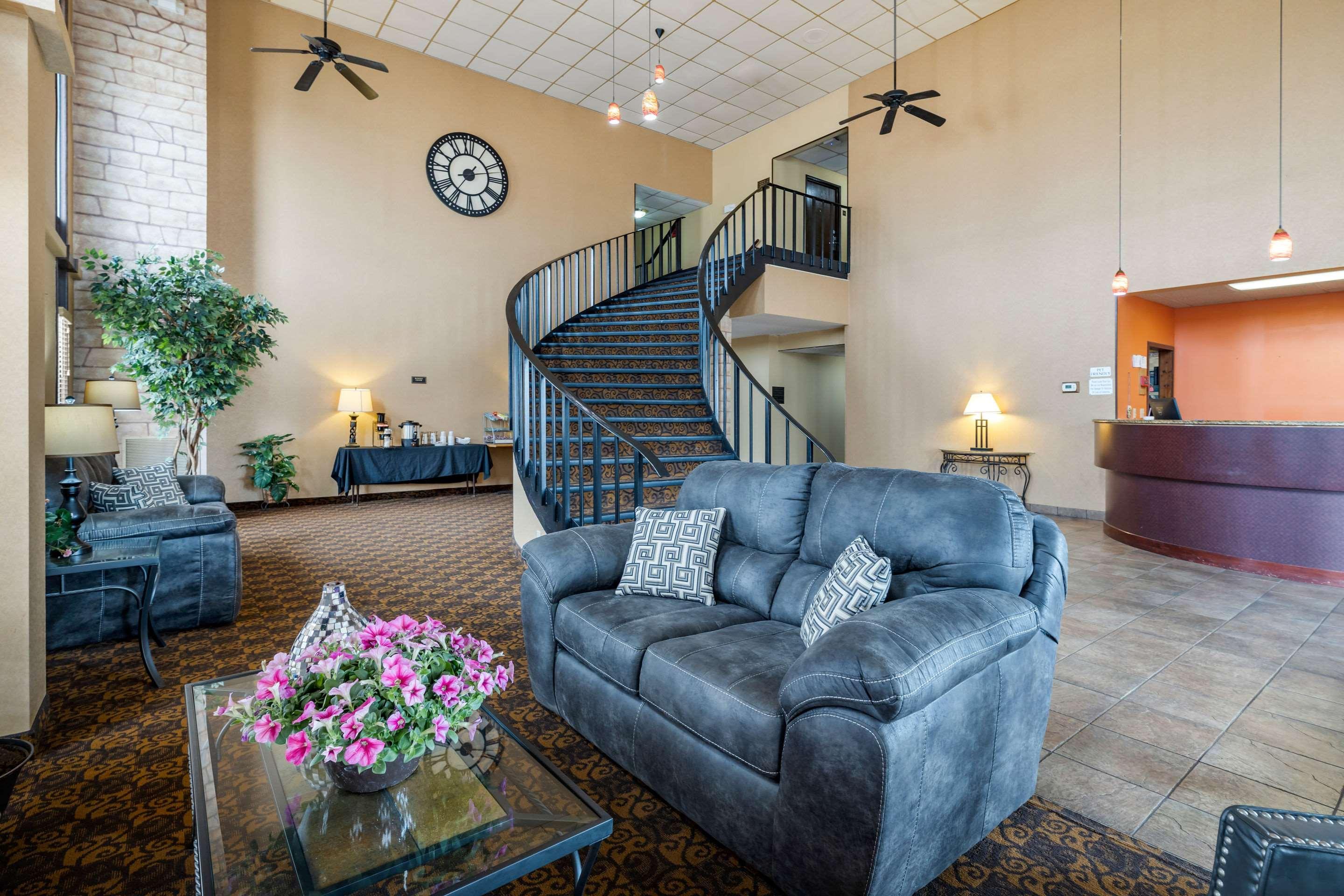 Rodeway Inn South Hutchinson Екстериор снимка