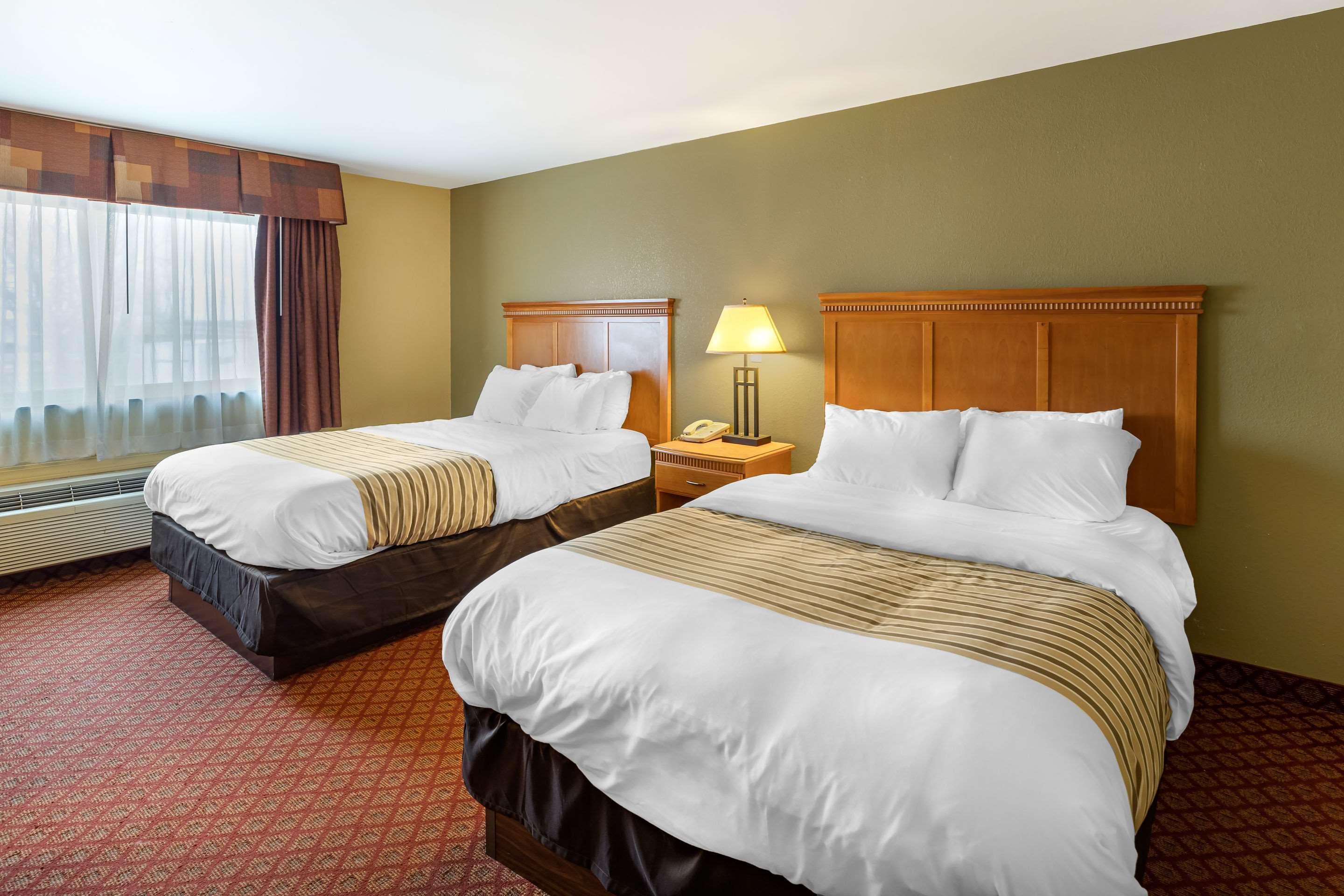 Rodeway Inn South Hutchinson Екстериор снимка
