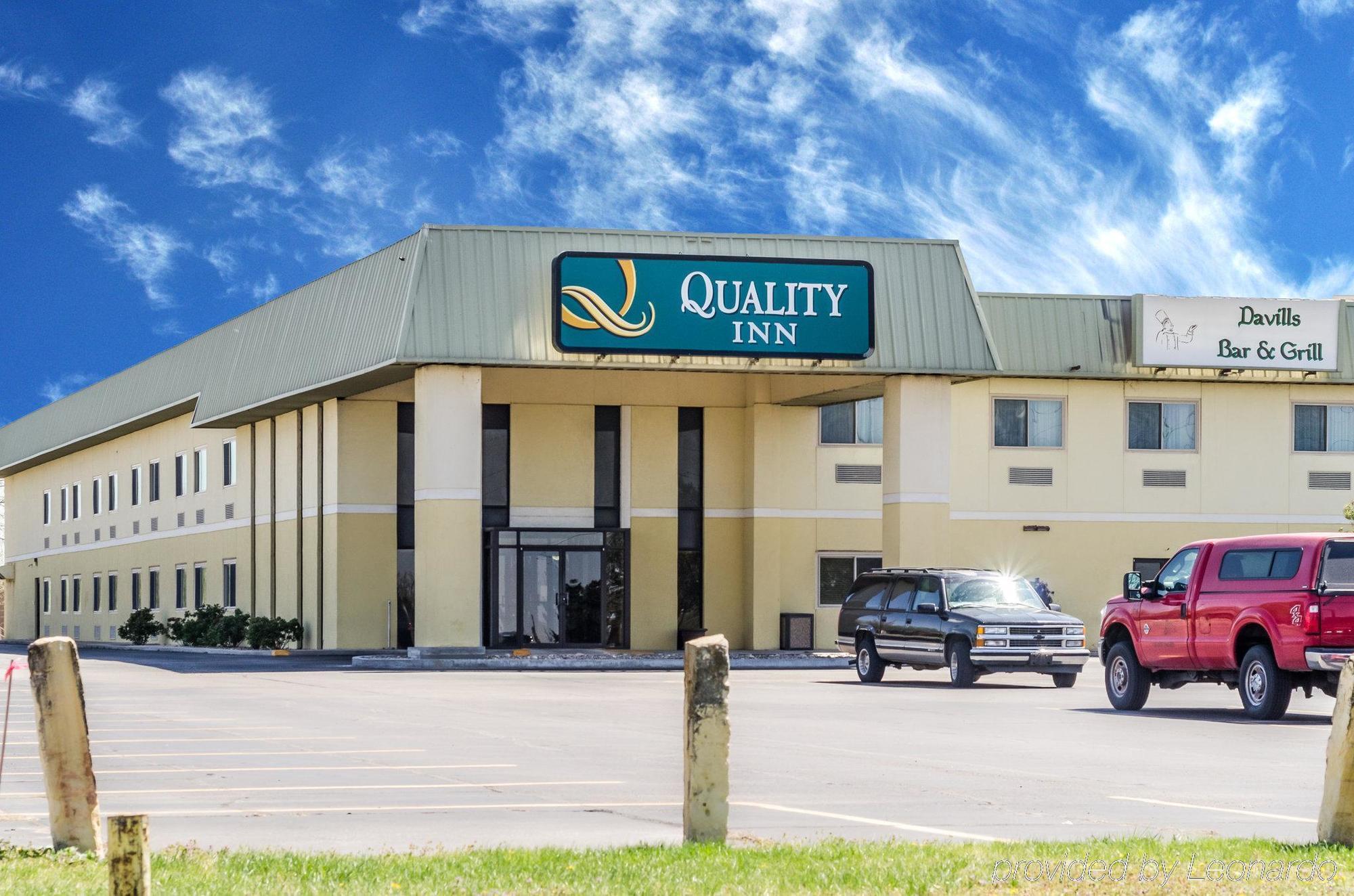Rodeway Inn South Hutchinson Екстериор снимка