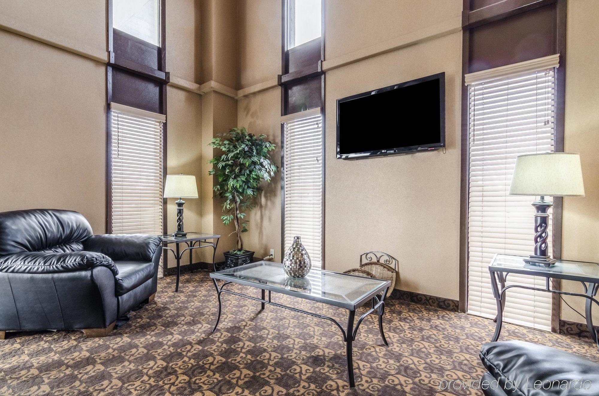 Rodeway Inn South Hutchinson Екстериор снимка