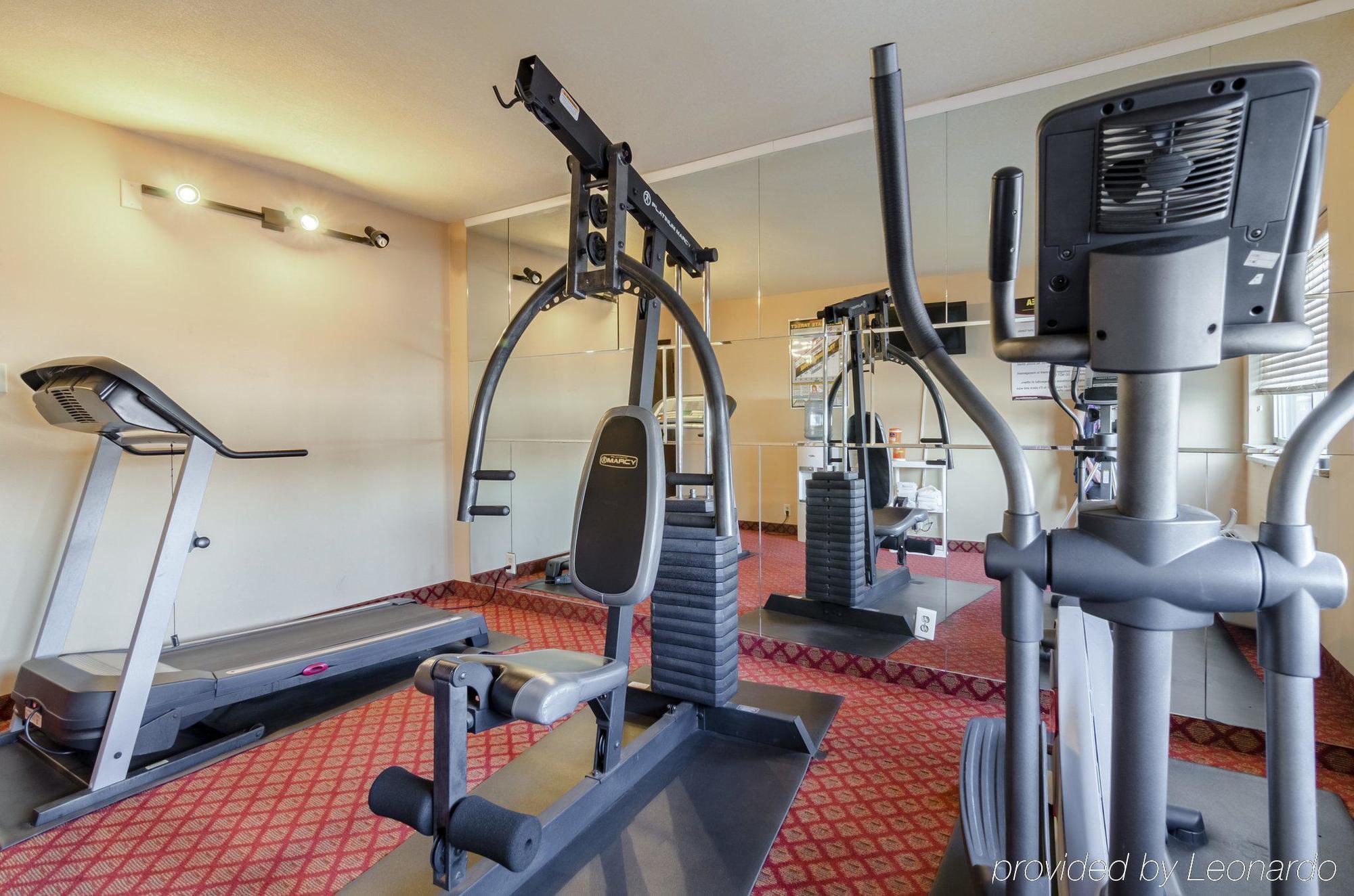 Rodeway Inn South Hutchinson Екстериор снимка